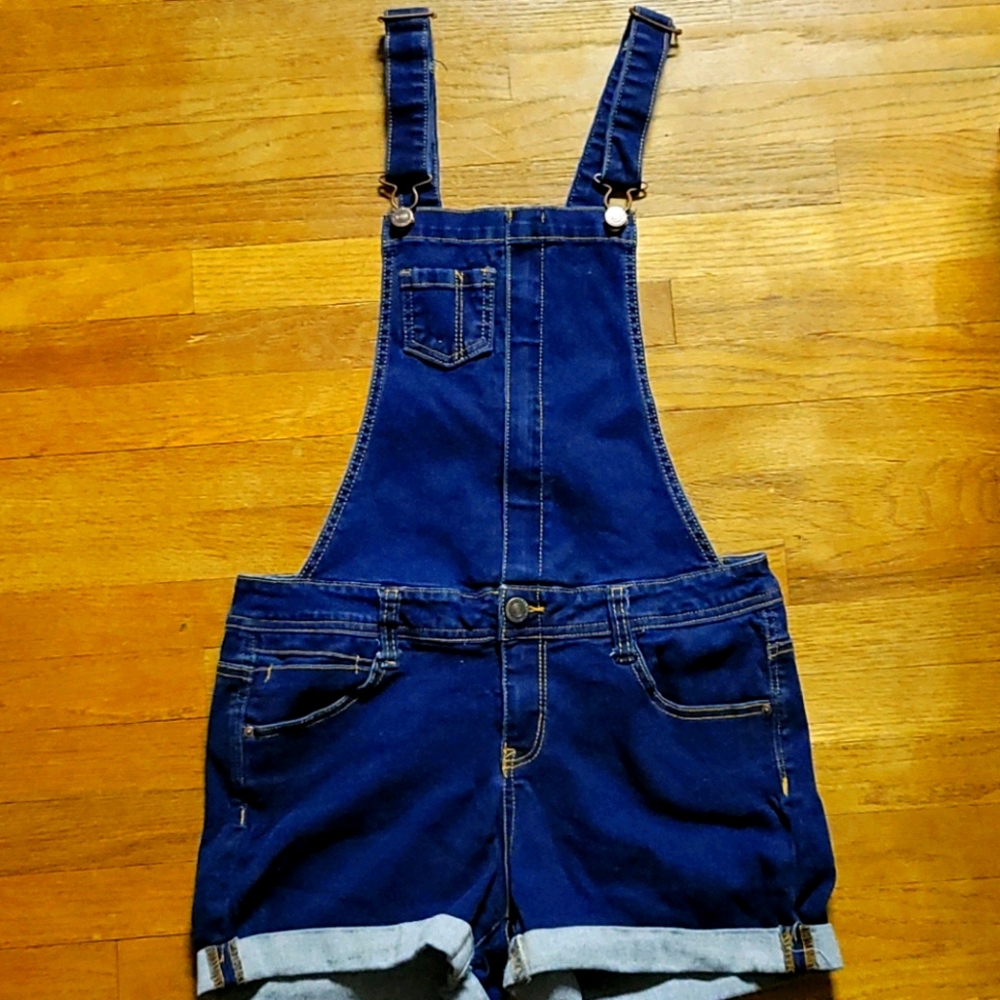 Wallflower overall shorts size L